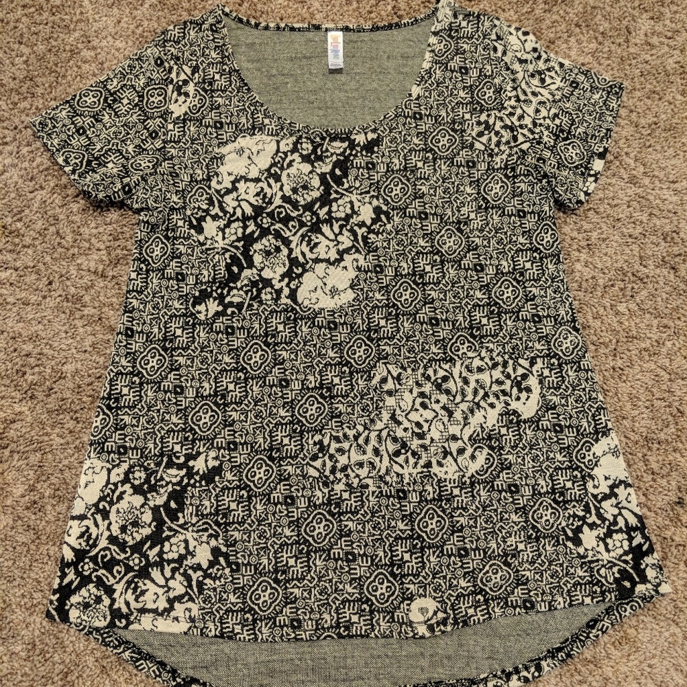 LuLaRoe Black and Off White Jacquard Classic T